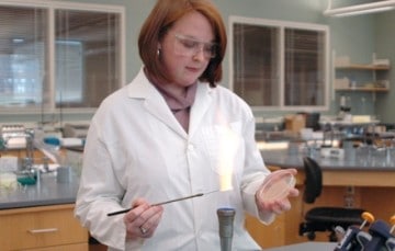Link to Story Ashton Lesiak ’11 is completing her doctorate at Suny-Albany. Read about her NIST internship