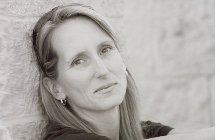 alumna-michel-stone-author-of-the-iguana-tree-to-speak
