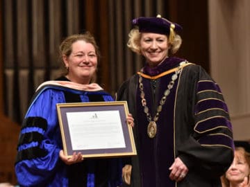 Dr. Kelly Vaneman receives the Kathryne Amelia Brown Award for excellence in teaching