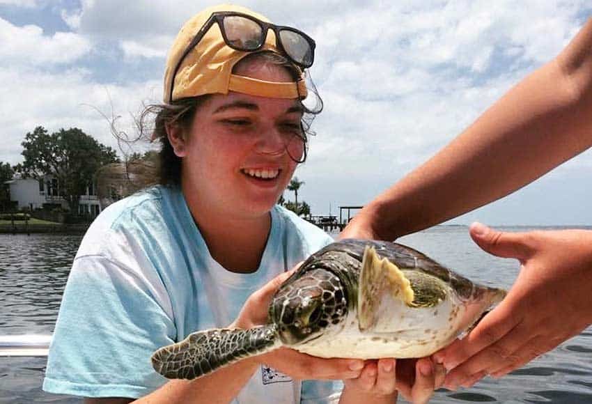Biology major Katie Dixon turtles