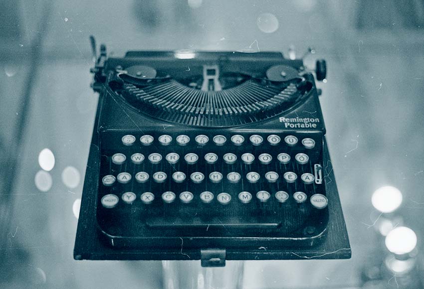 faulkner competition old typewriter
