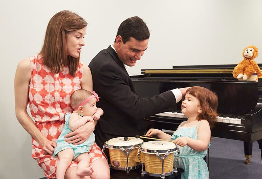 Backer family at the piano