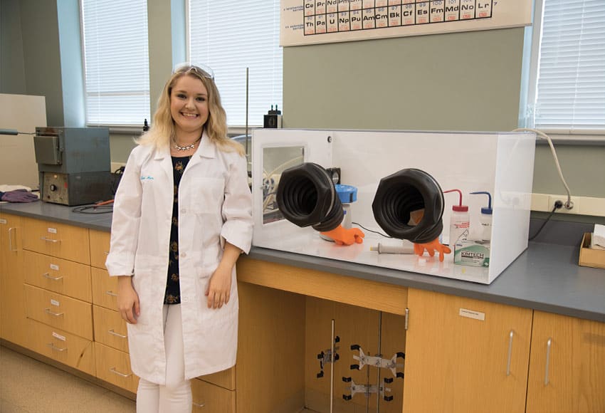 Photo of Gillian Horn in science lab