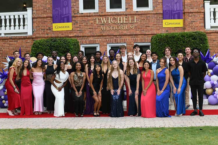 A large group of students gather in front of Twichell Auditorium during the Valkyries Choice Awards.