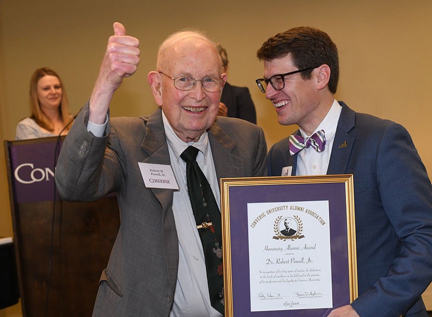Converse President Boone Hopkins presenting Powell with the Honorary Alumni Award during Converse’s Reunion Weekend in 2024
